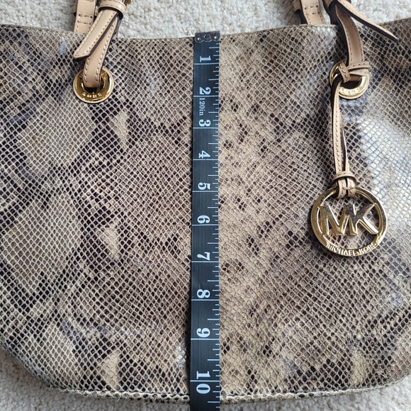 Michael Kors Soft Leather Beige Snake Print Tote - Picture 8 of 12